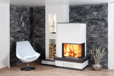 Ein optisches Highlight und ökologisch wertvoll: Moderne Heizkamine sind ein Beitrag zum Umweltschutz.